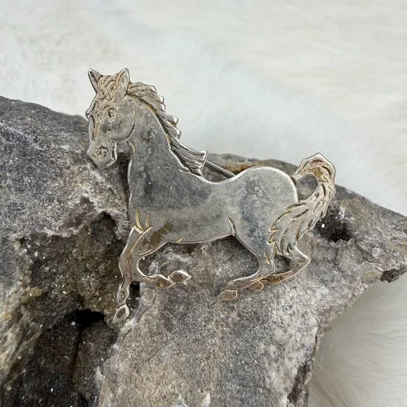 Vintage Sterling Silver Trotting Horse Brooch PL 1.5" X 1.5" - Picture 2 of 7